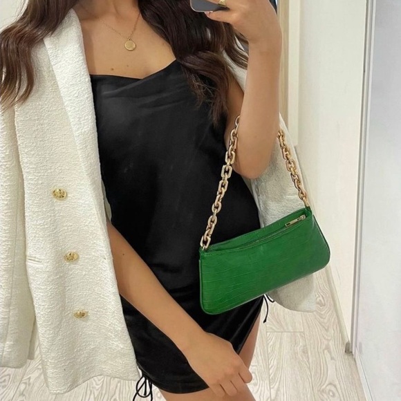 Zara Handbags - Zara bloggers fave gold chain purse